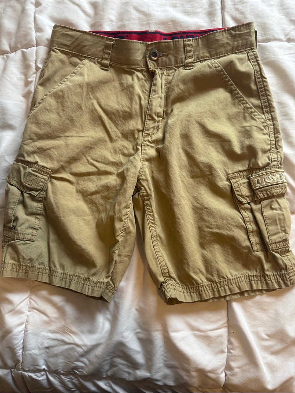 Levi's Tan Cargo Shorts with Side Pockets